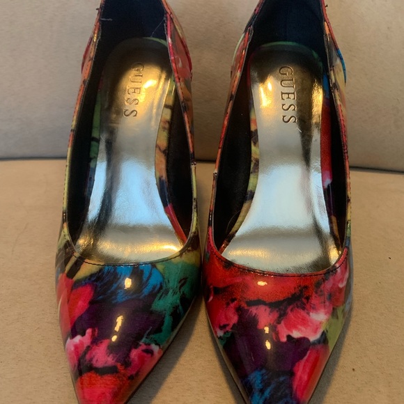 Shoes by Guess - Picture 3 of 4